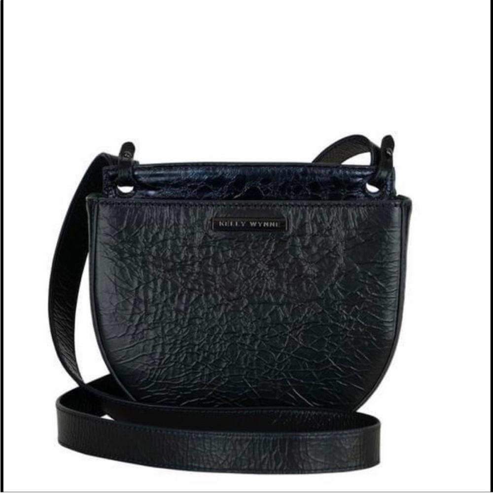 Kelly Wynne No Curfew Crossbody In rule breaker black textured leather